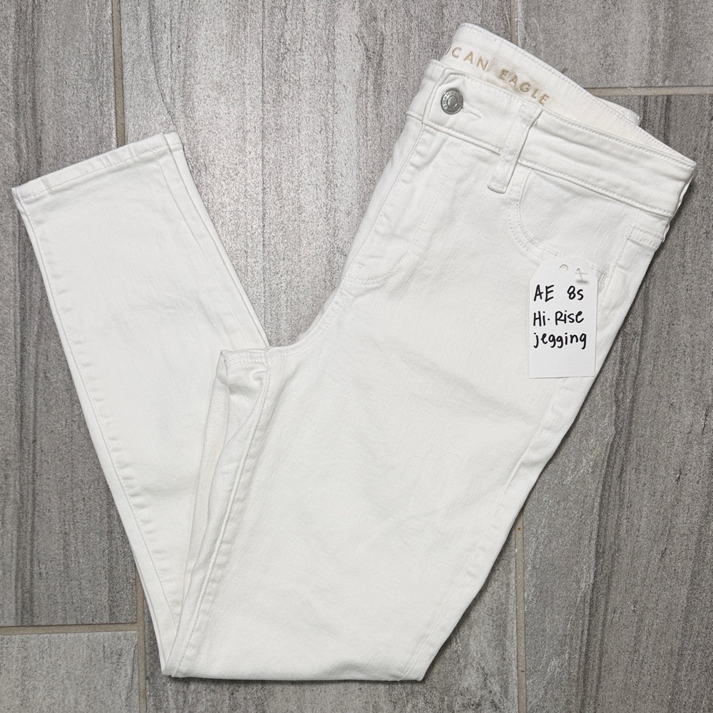 American Eagle Hi-Rise Jeggings – White
Size: 8 Short